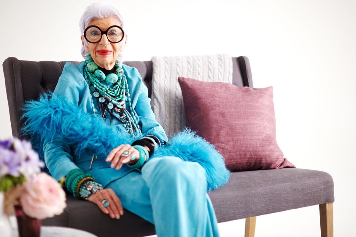 Бабушка с морщинами