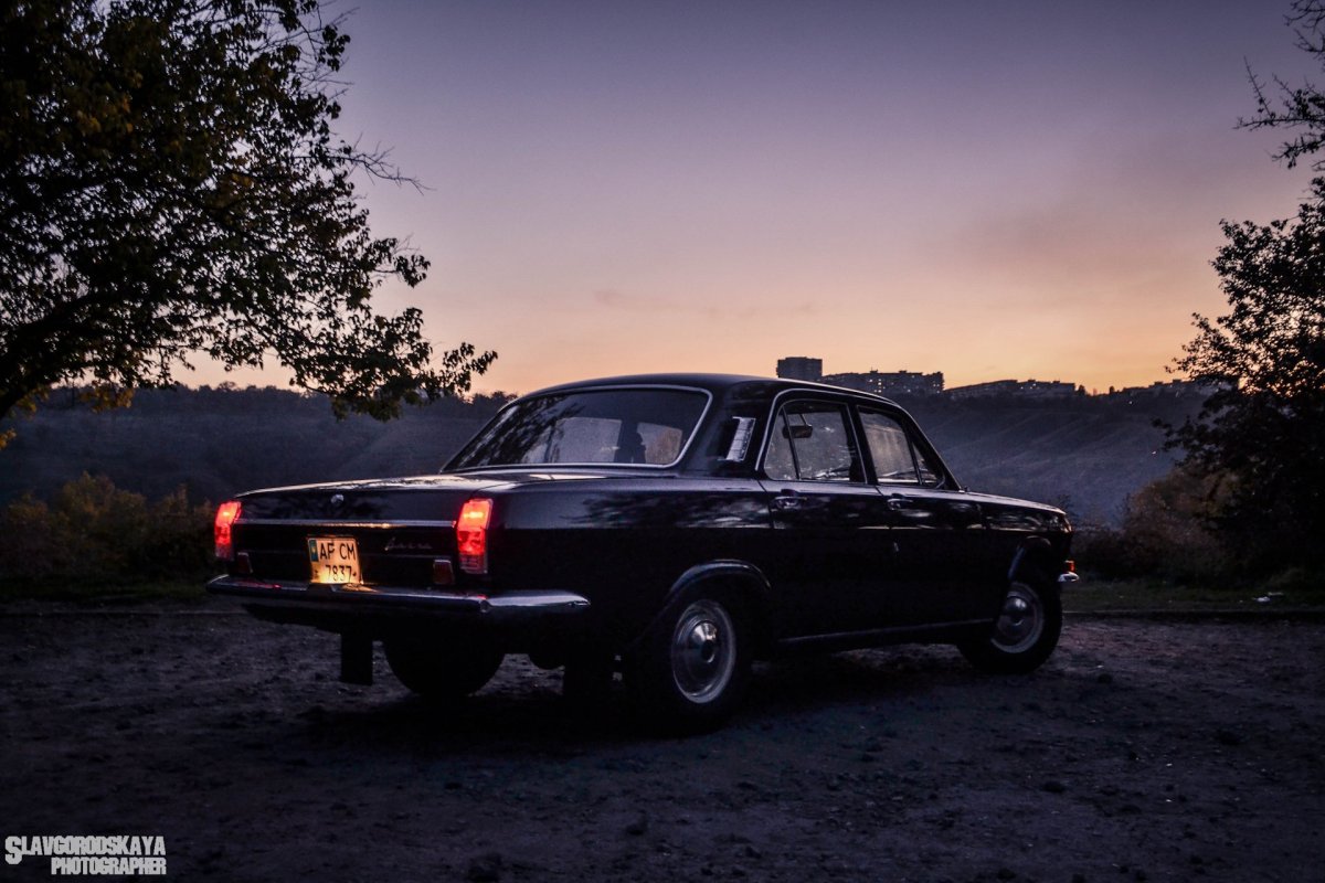 ГАЗ 24 черная