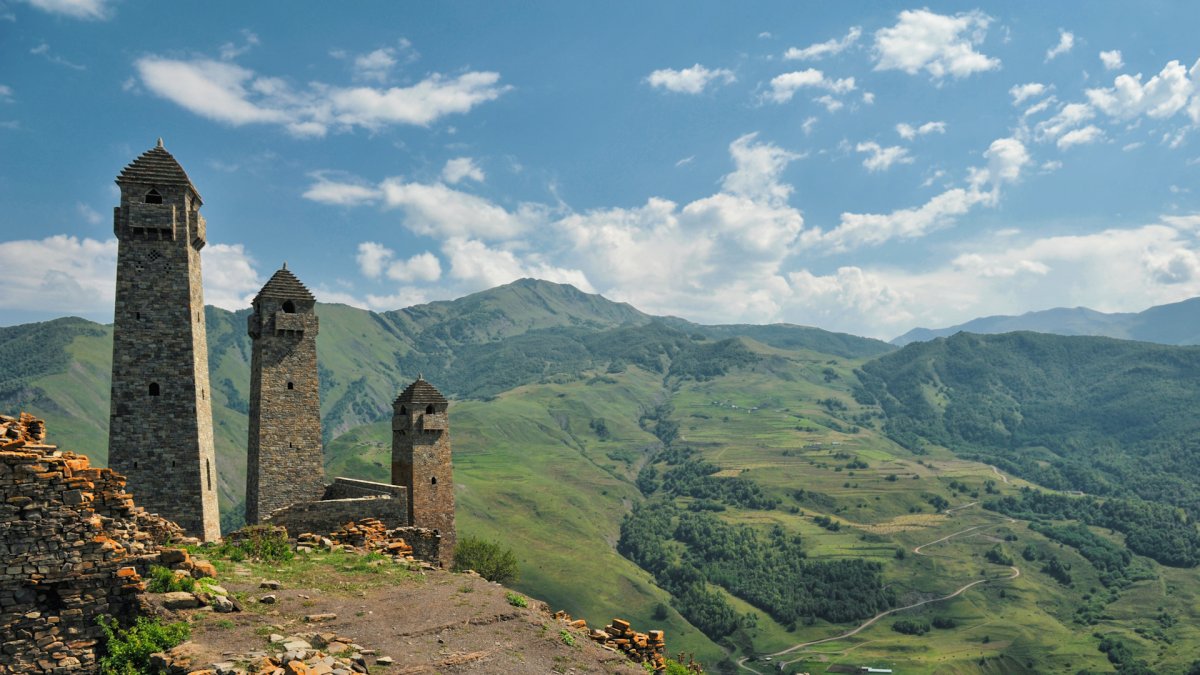 Чеченские башни Беной