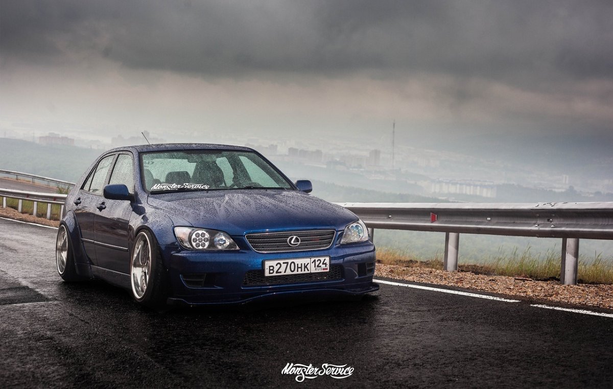 Лексус is 200 стенс