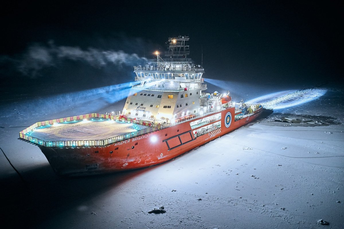 Ледокол Александр Санников