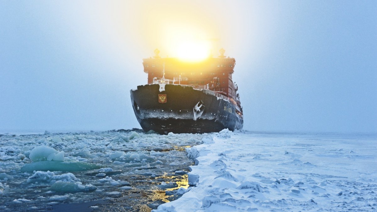 Атомоход Арктика прожектор