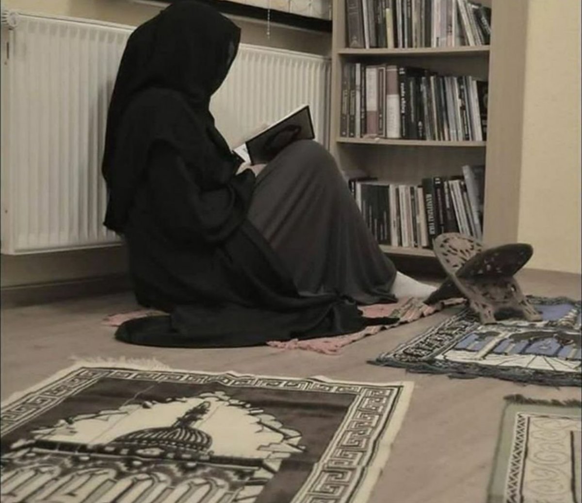 Мусульманка и Коран