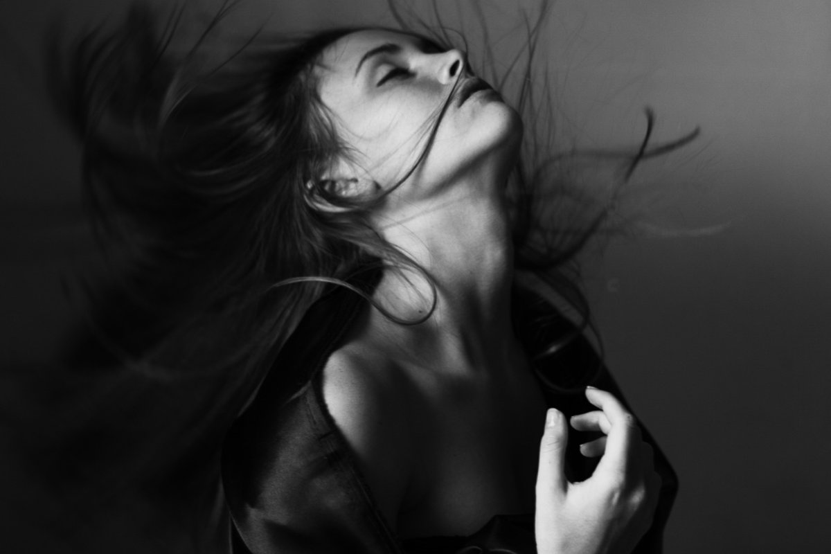 Парень кричит