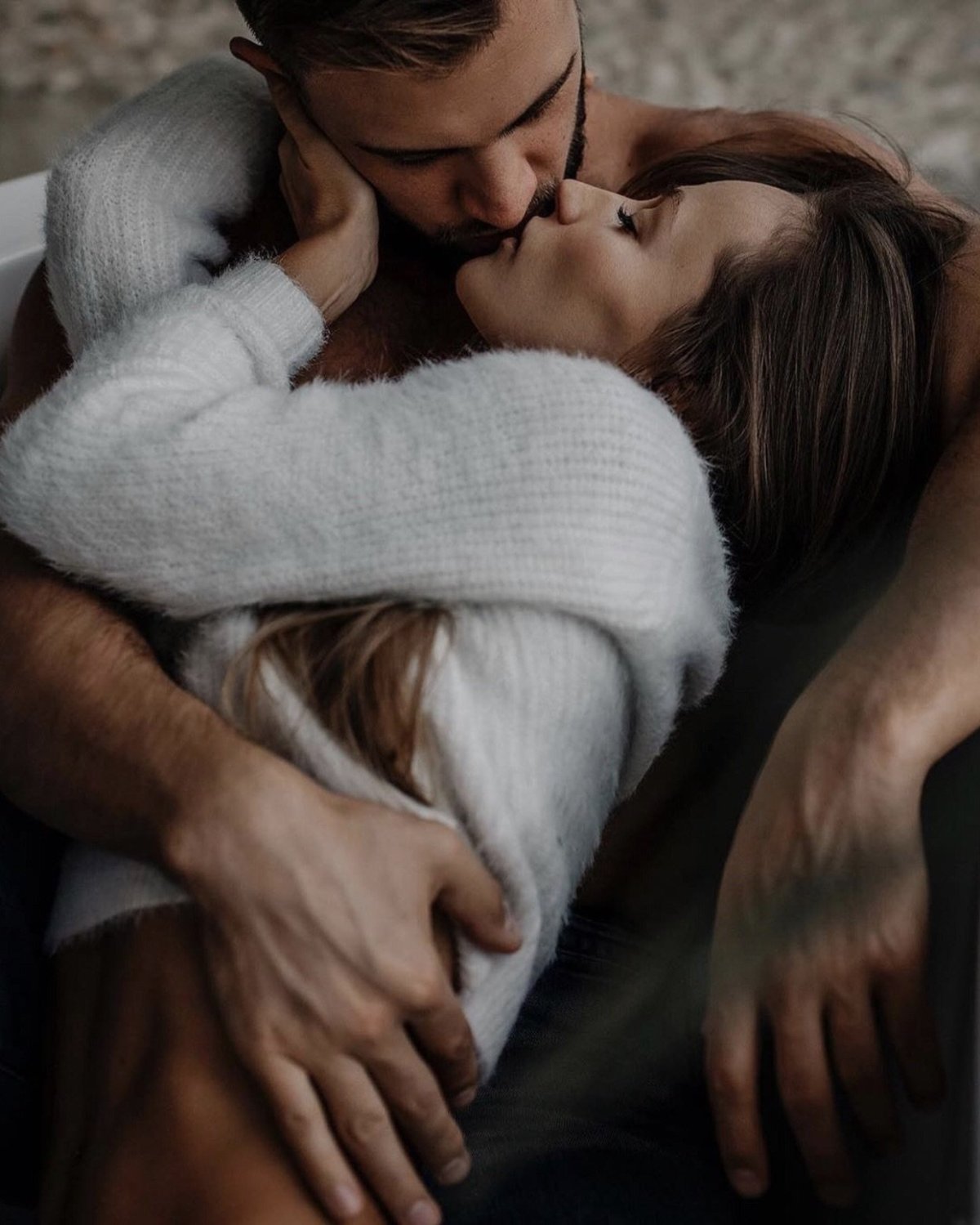 В нежных объятьях