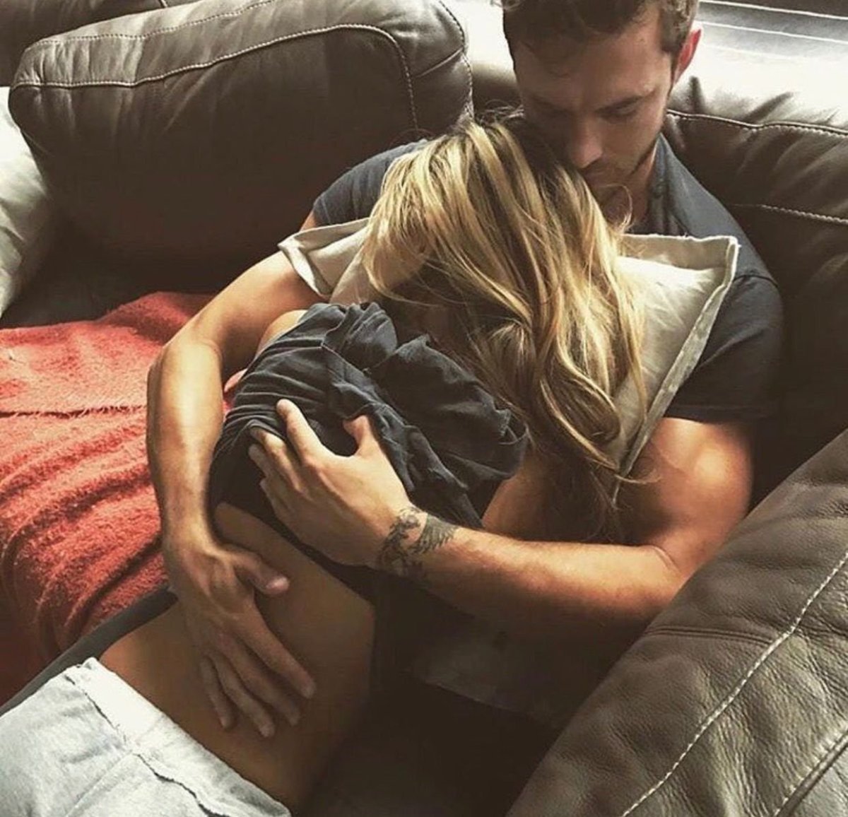 Объятия влюбленных