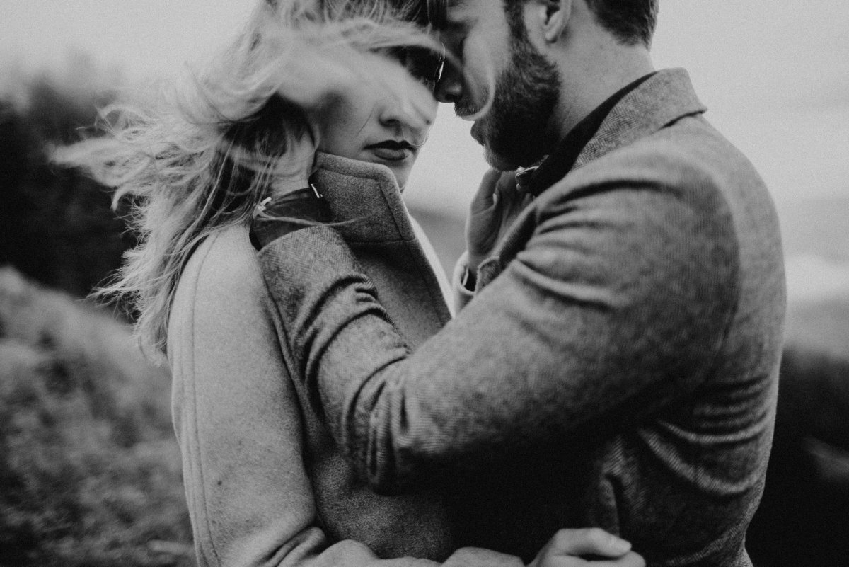 Объятия мужчины и женщины