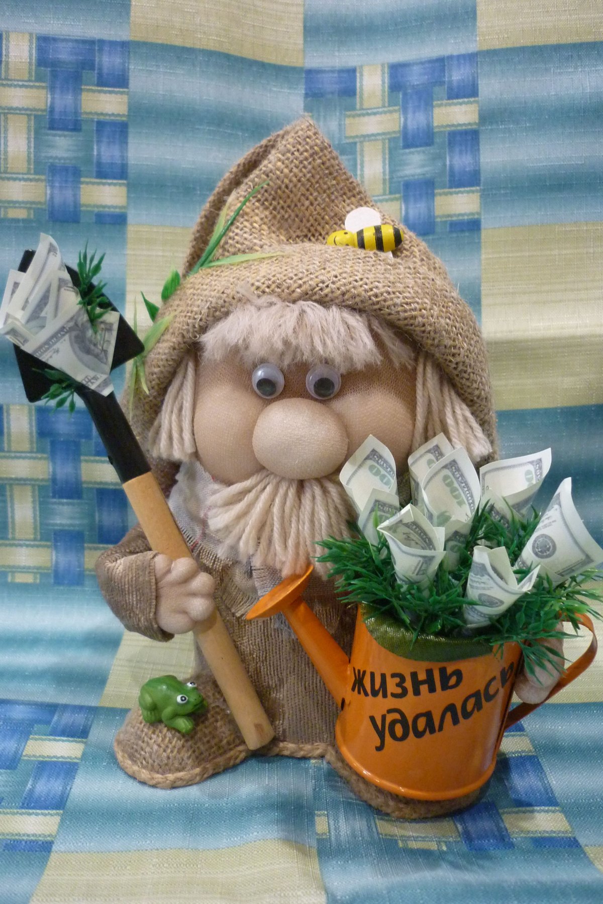 Вам чай из поцелуев и объятий с добрым утром