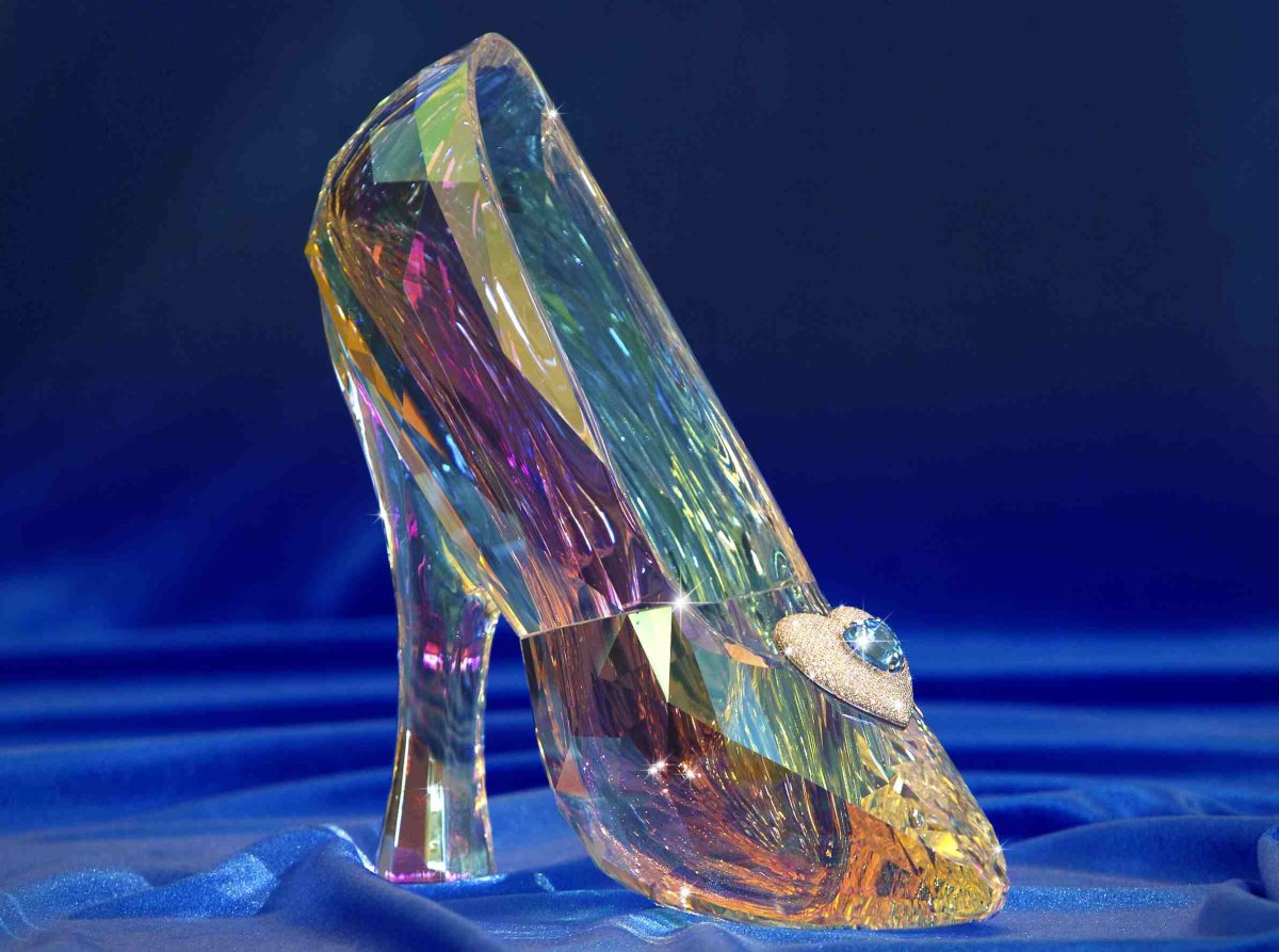 Туфелька на прозрачном фоне