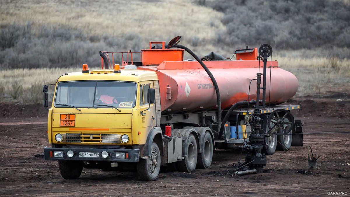 КАМАЗ 65225 бензовоз