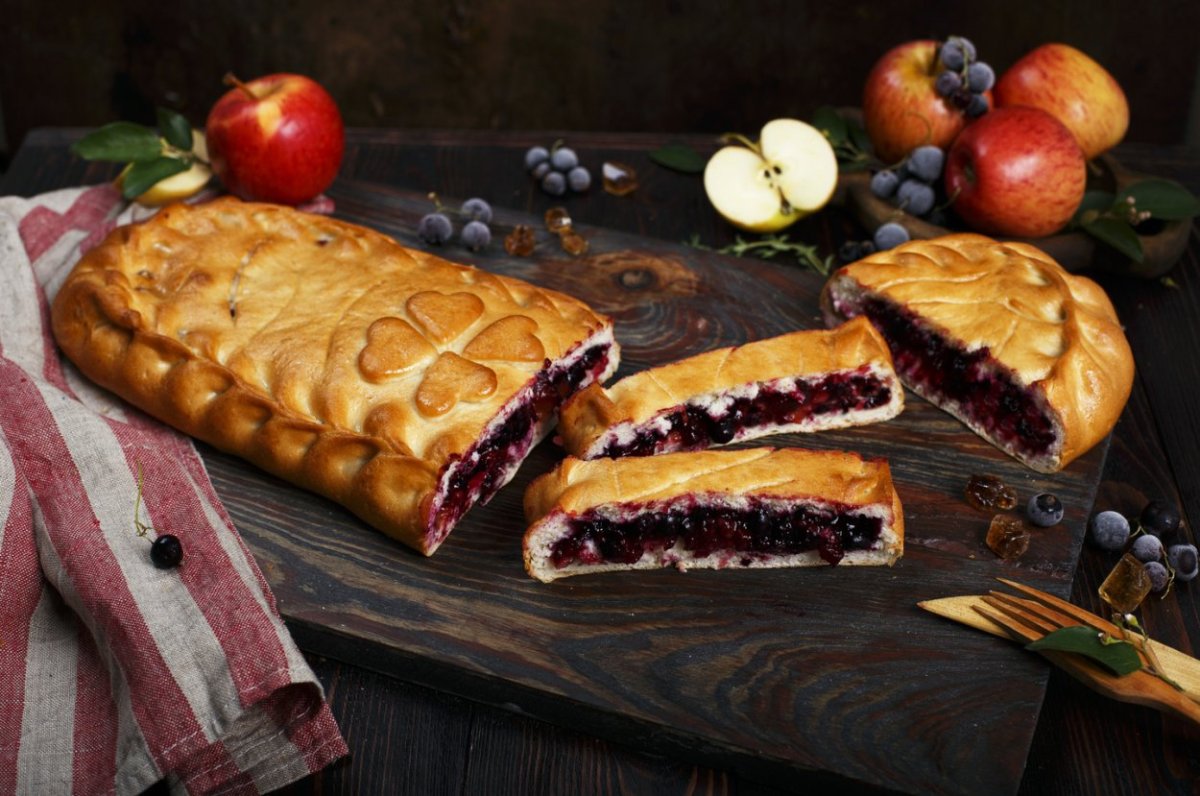 Дрожжевой пирог с вареньем