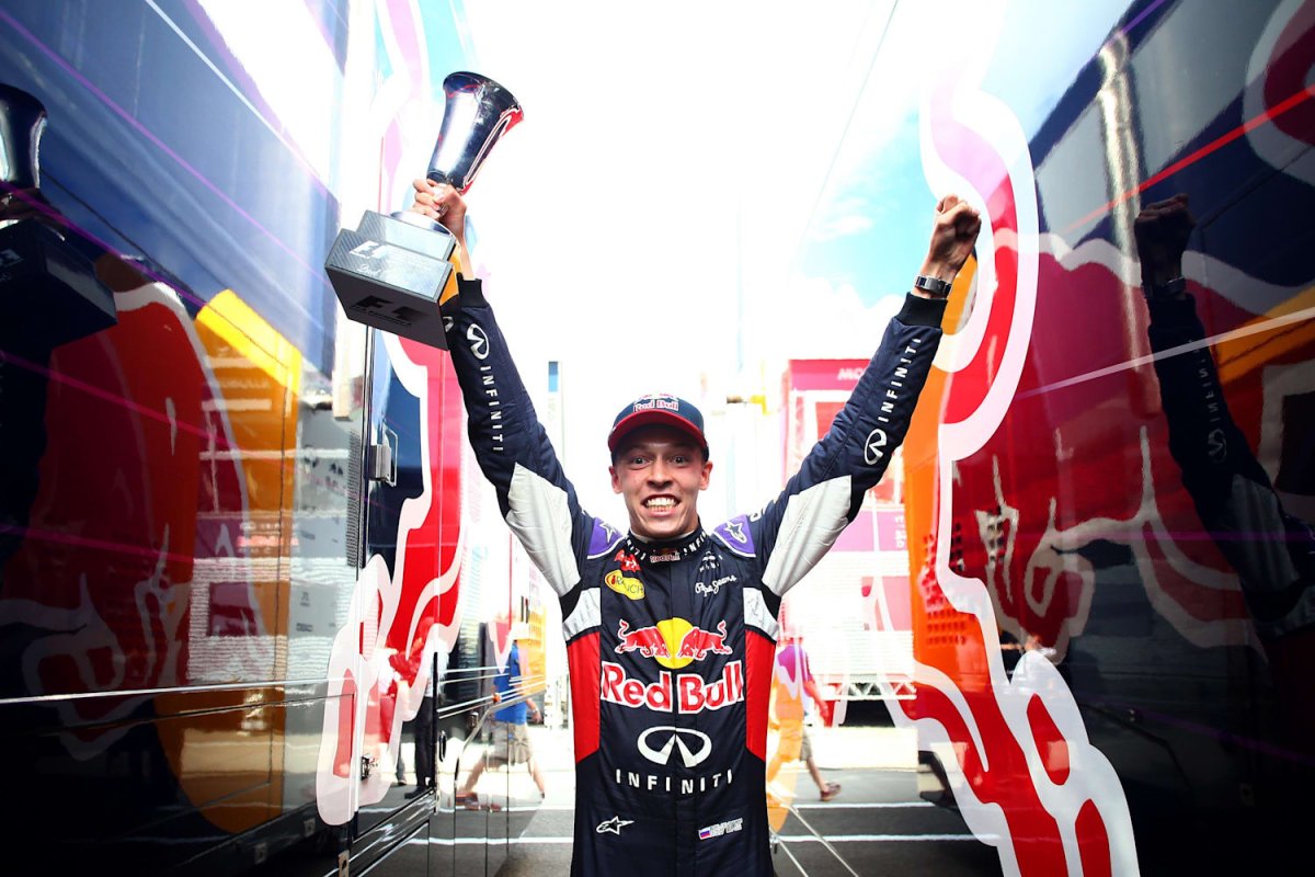 Даниил Квят подиум