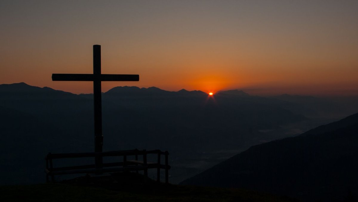 Крест на Холме