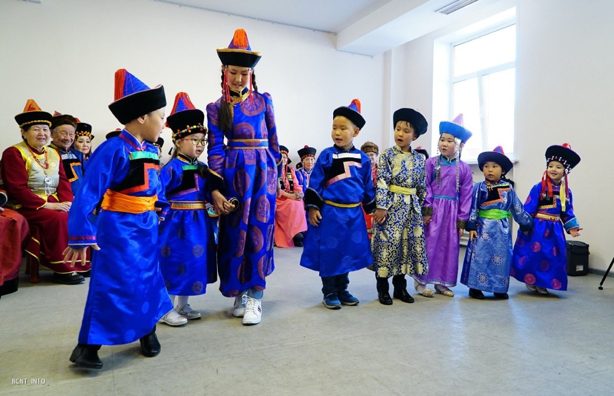 Бурятские дети