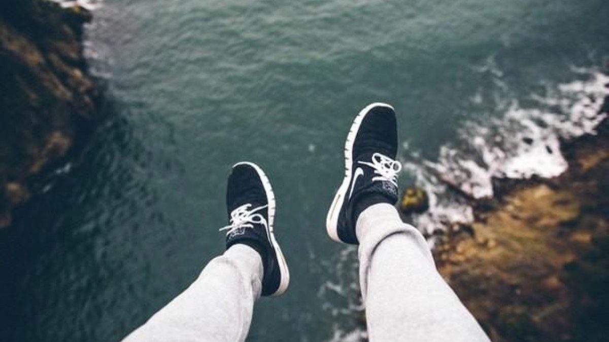 Со спины на закате