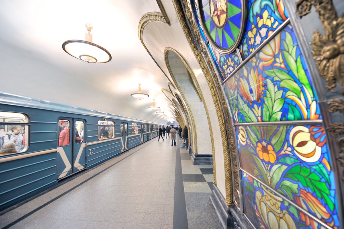 Станция метро Новослободская