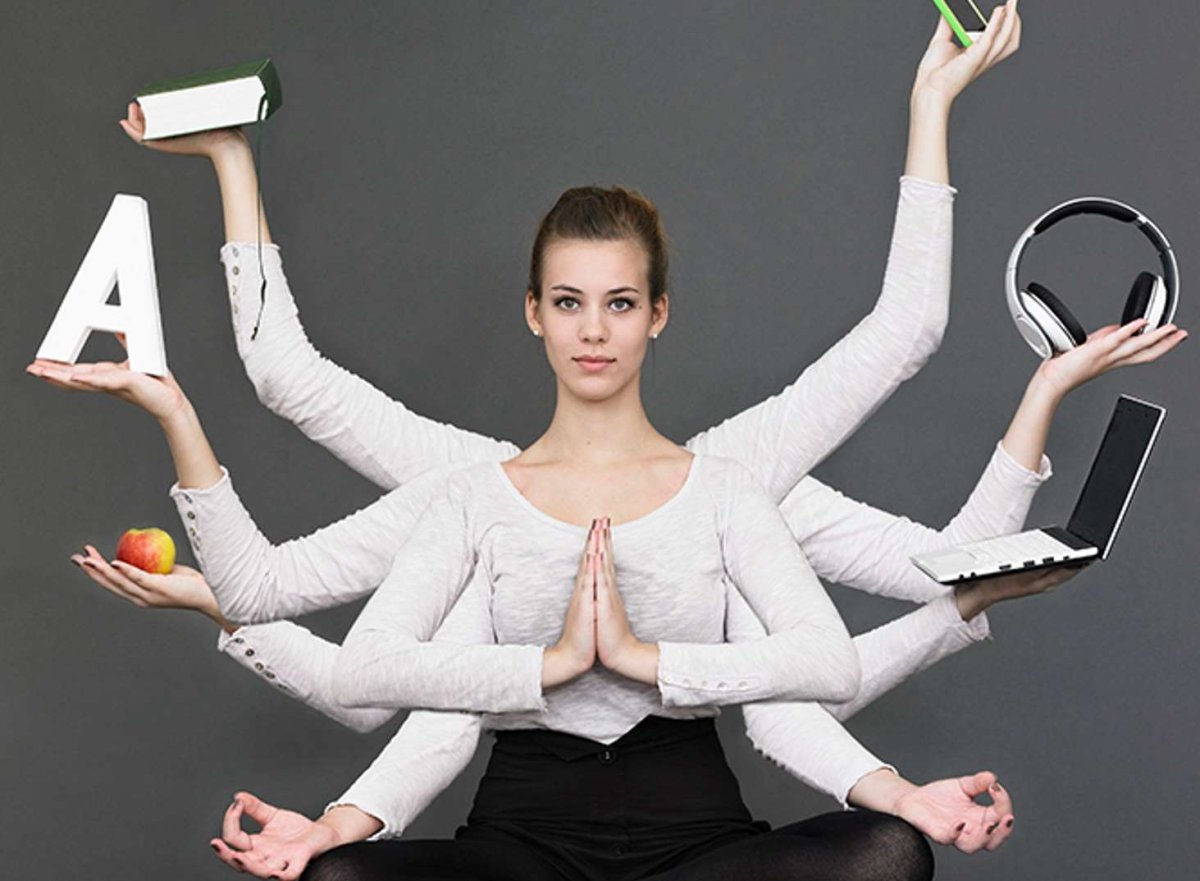 Женщина с множеством рук