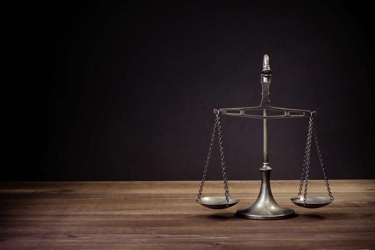 С днем юриста Фемида