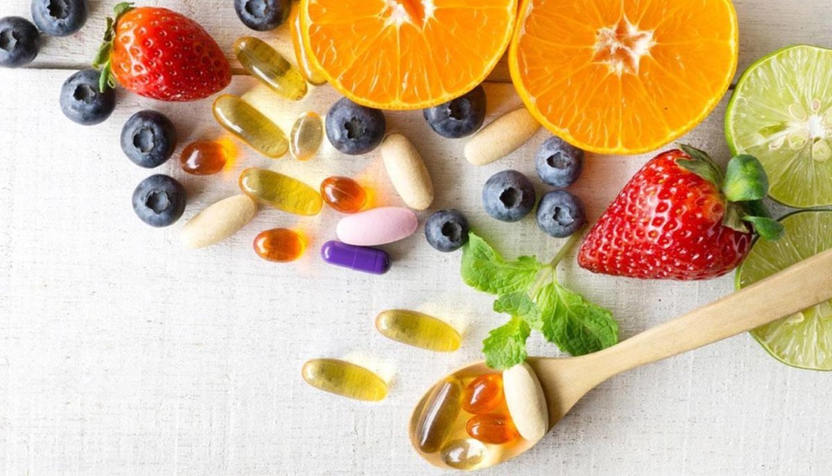 Витамины в баночке