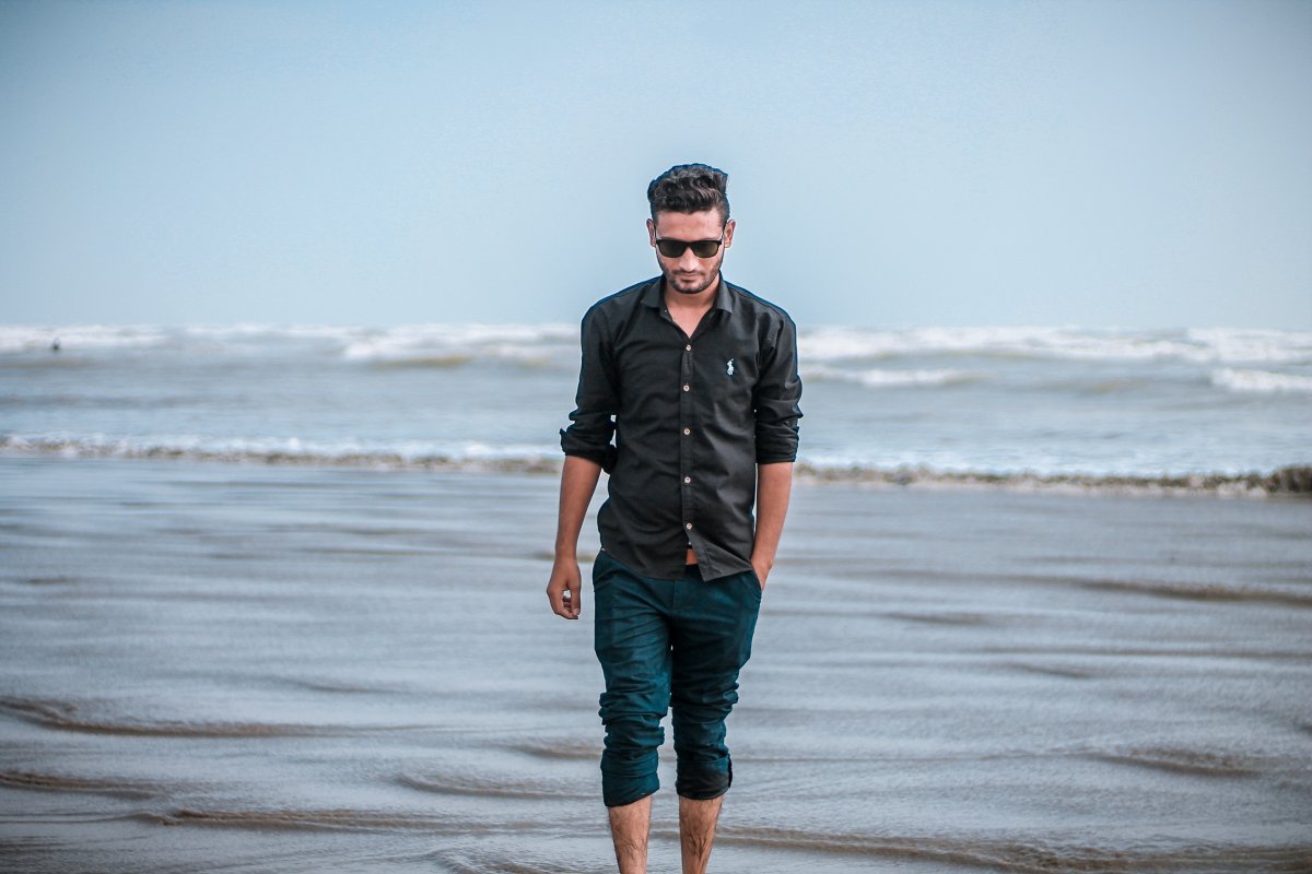 Мужская фотосессия на море