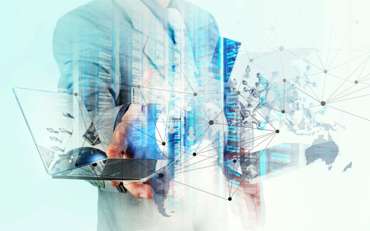 Информационные технологии на белом фоне