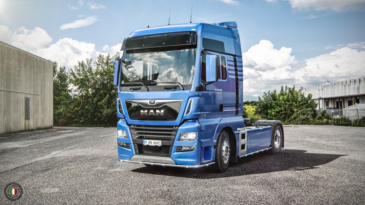 Реклама на грузовом автомобиле man