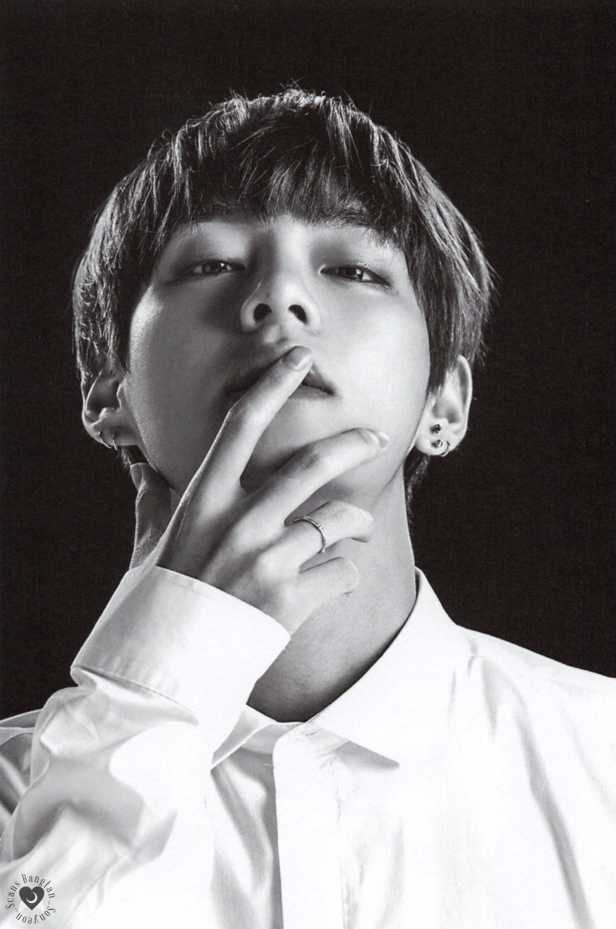 BTS Юнги черно белое