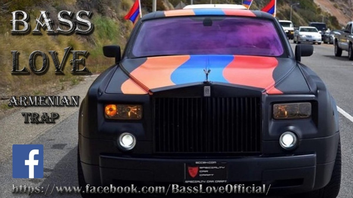 Девушка с флагом Армении