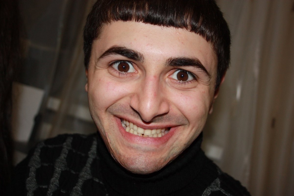 Много армян