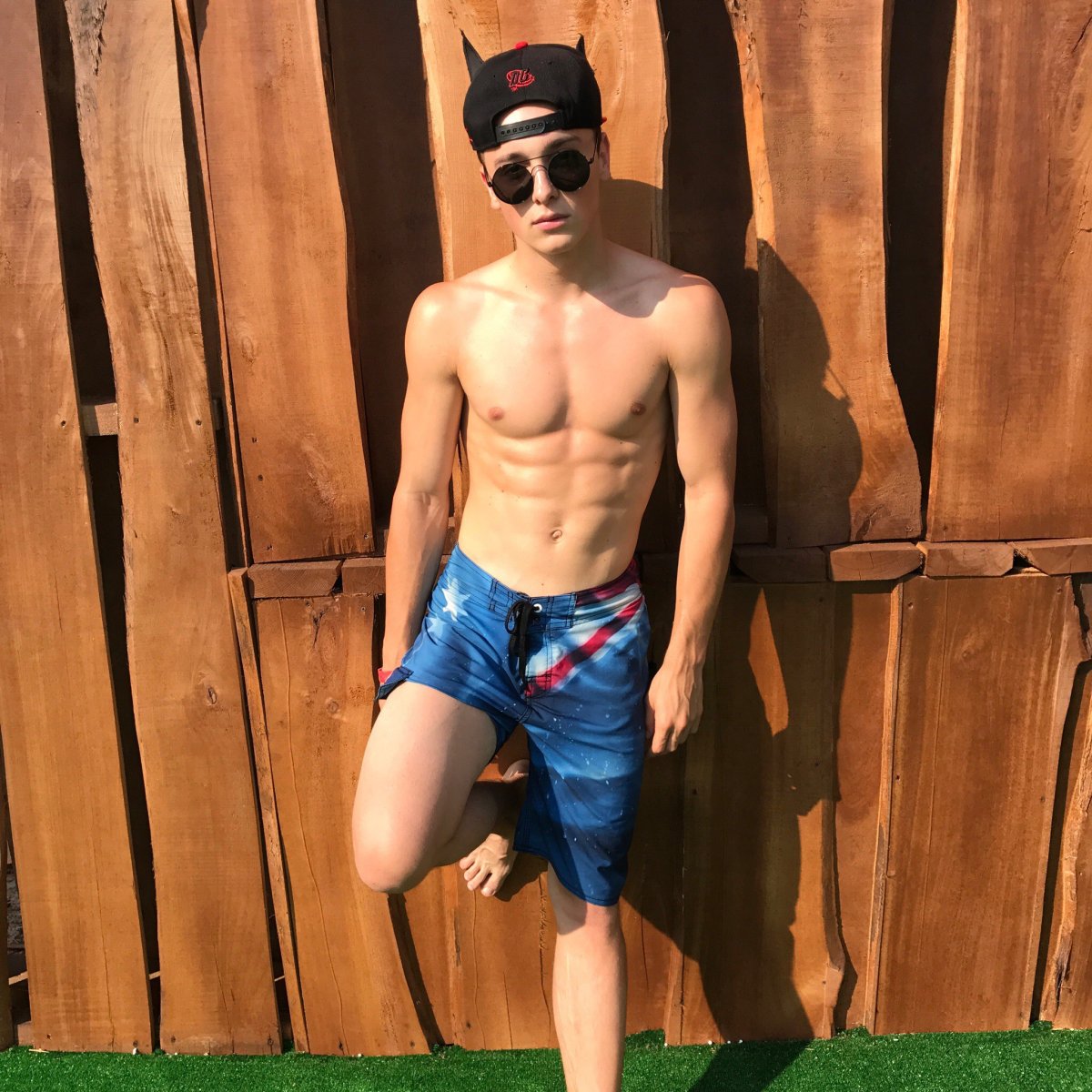 Дима из Батайска физрук