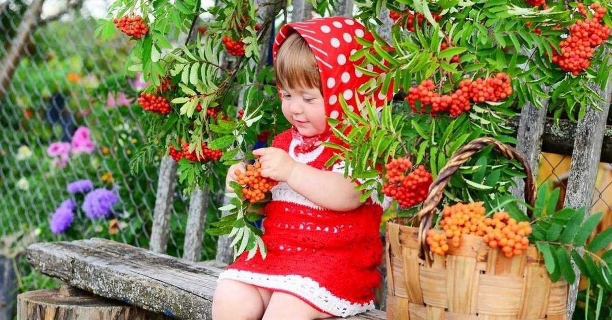 Маска Рябинки для детского сада