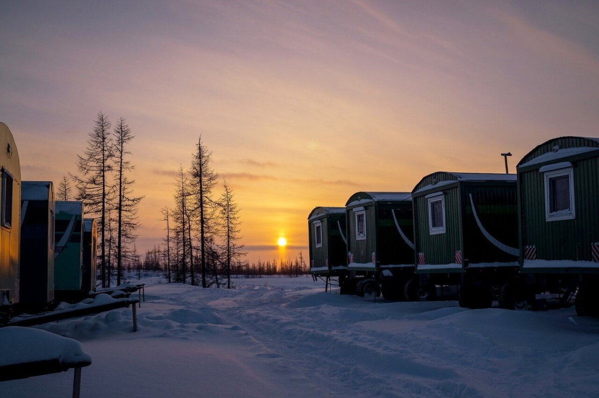 Бригада рабочих на стройке