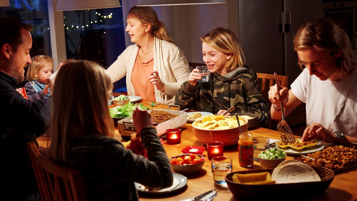 Семейный ужин с детьми