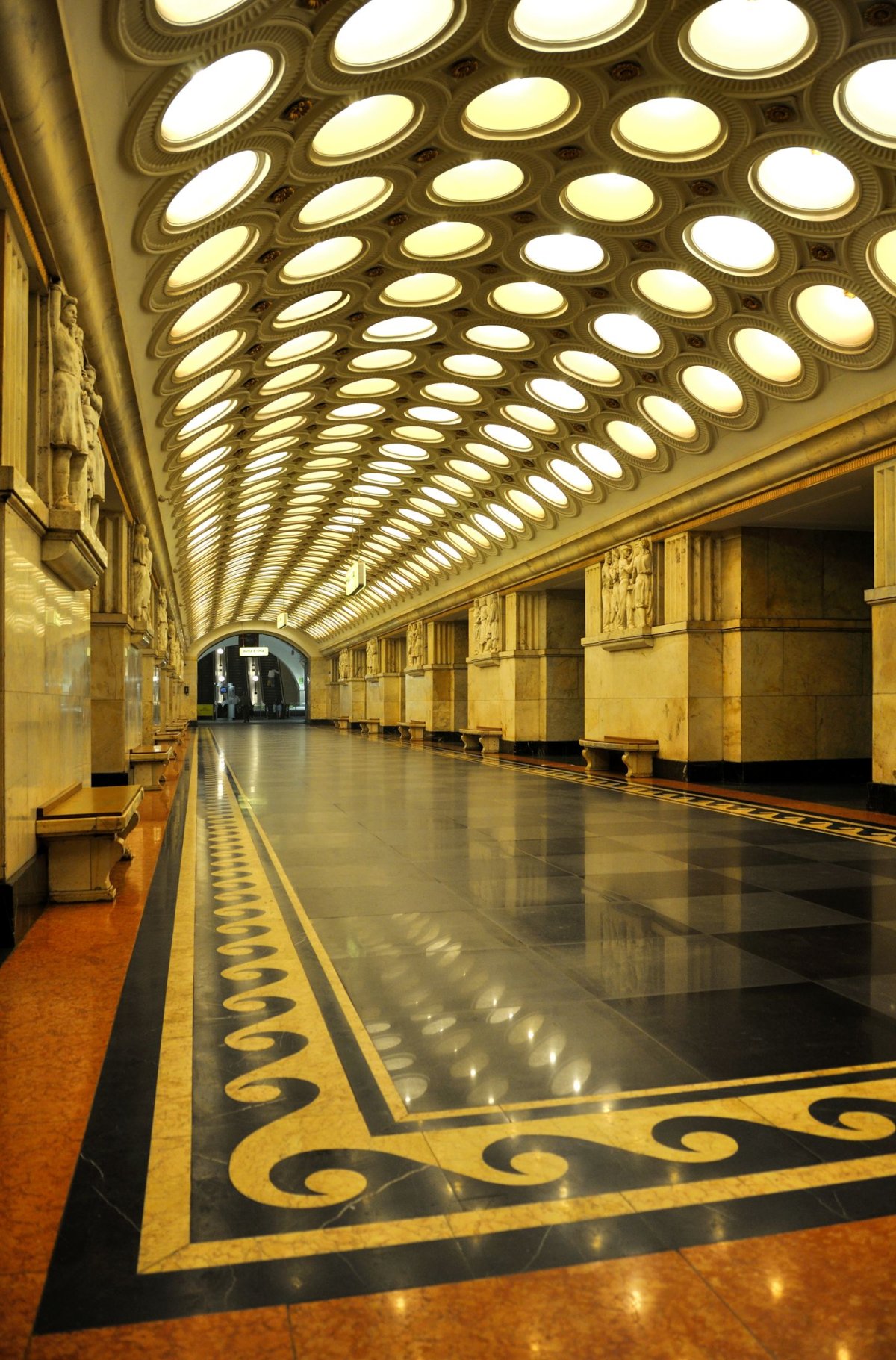 Станции Московского метро