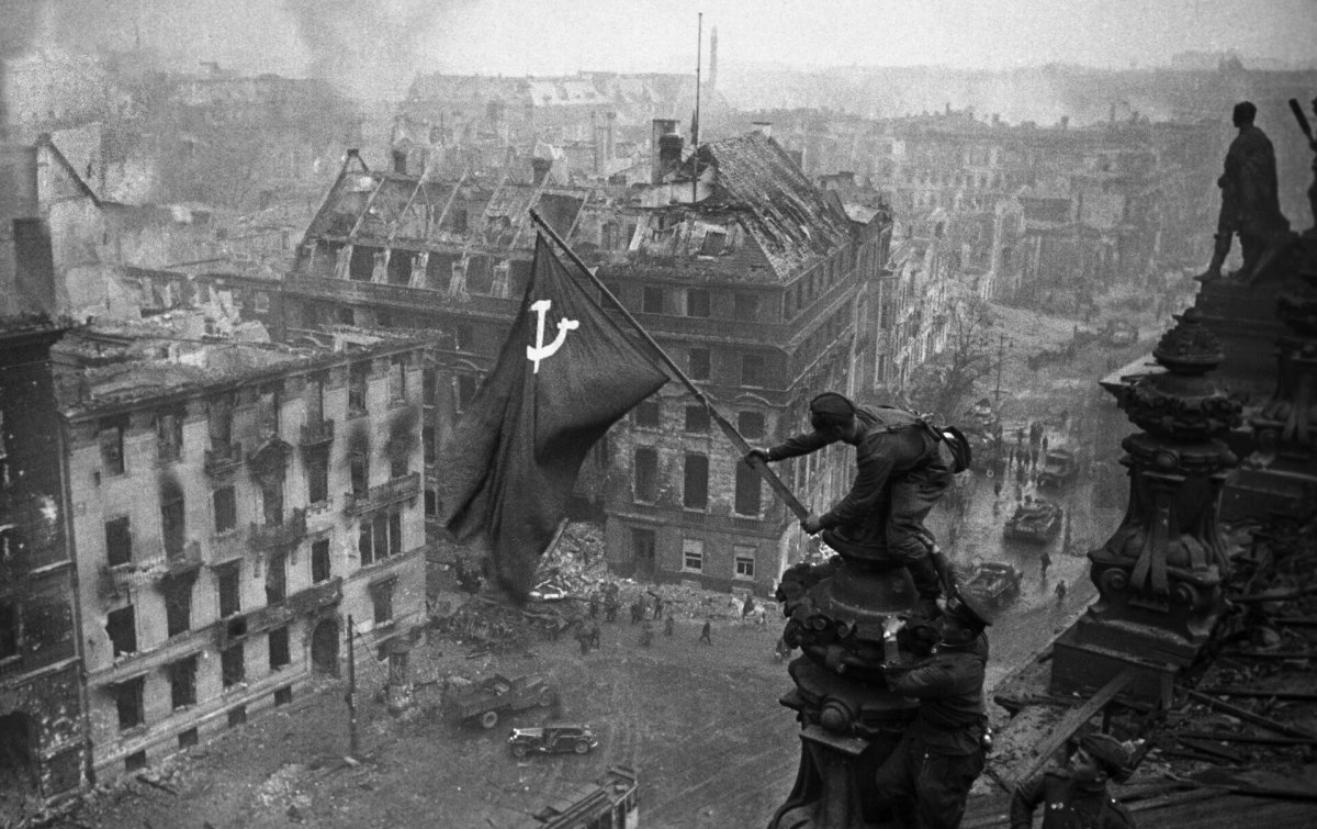 Берлин 1945 Рейхстаг Знамя Победы
