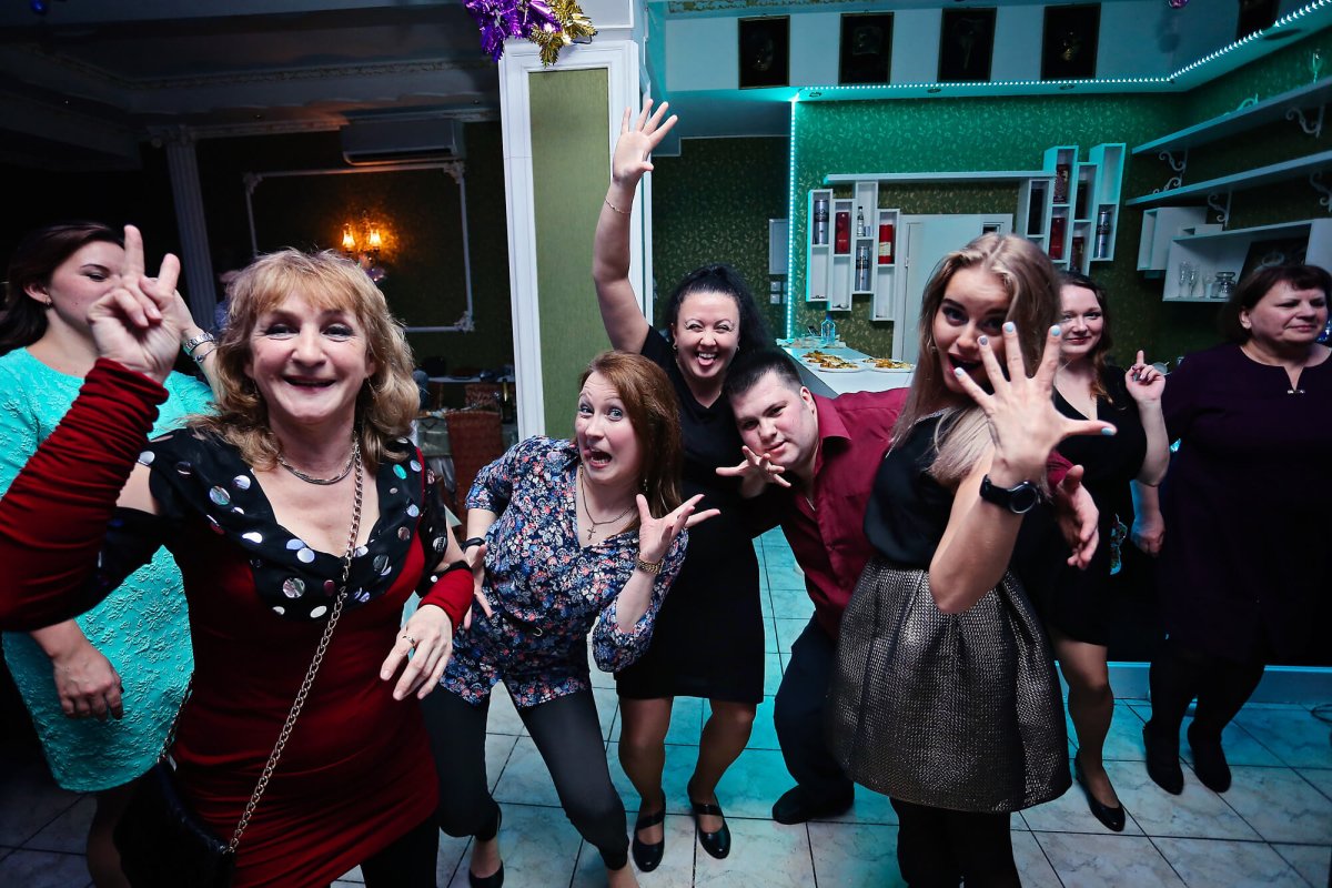 Девчонки на корпоративе