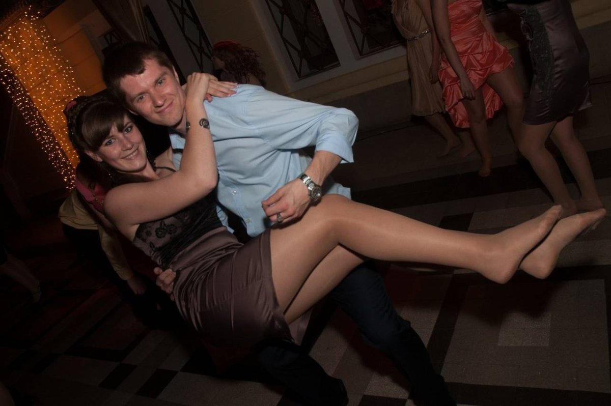 Пьяные девушки в лимузине