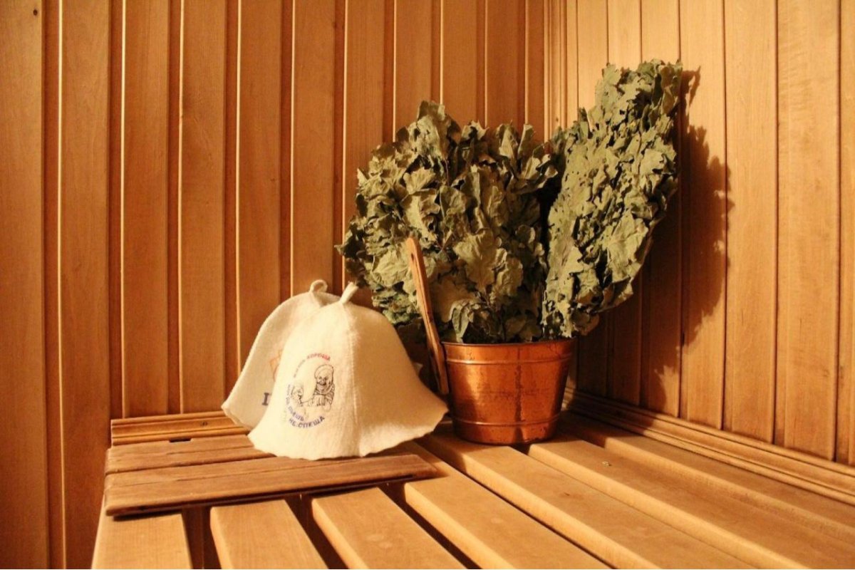 Баня с венком