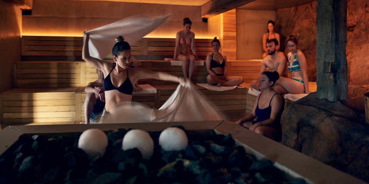 Сауна бассейн девушка