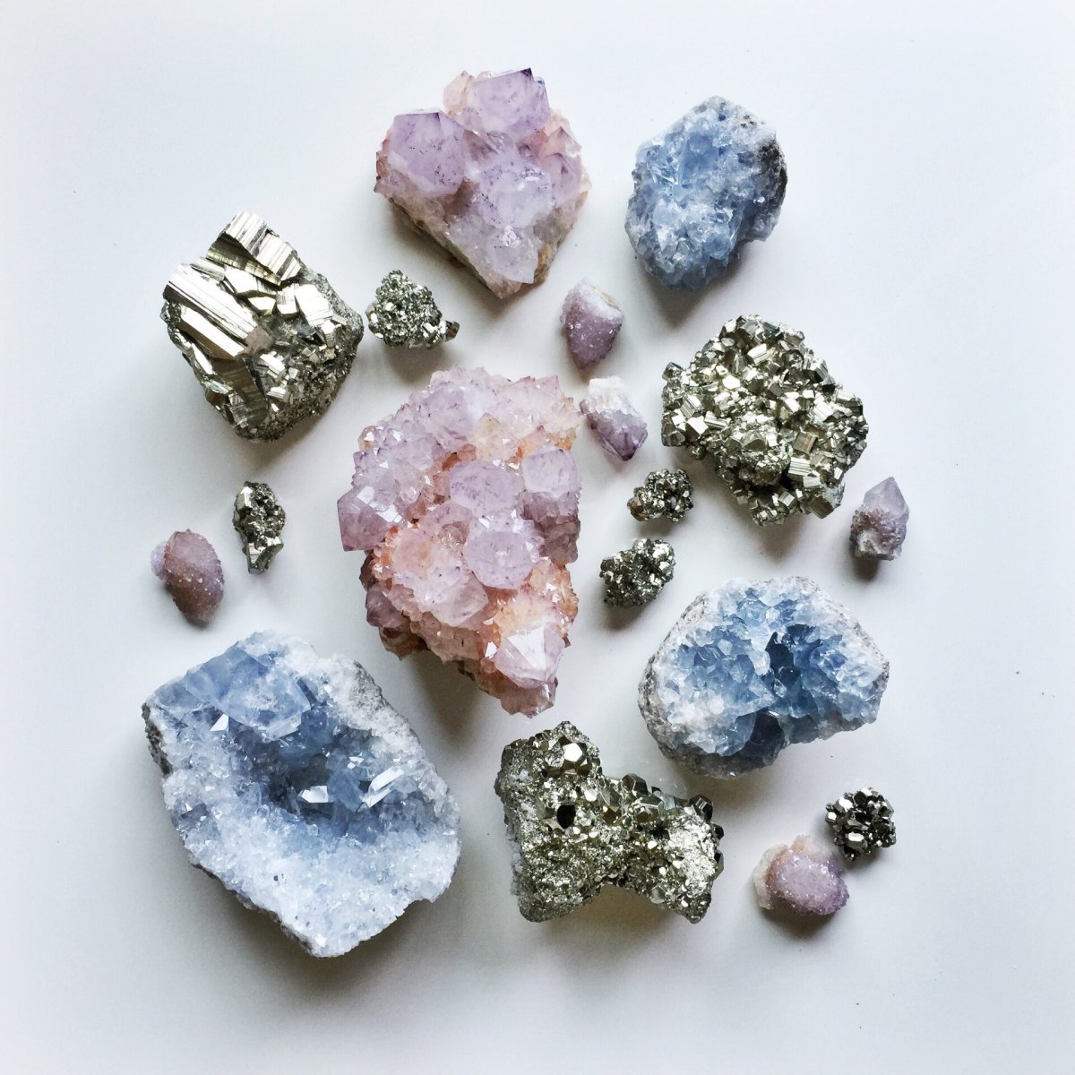 Кристаллы разных минералов