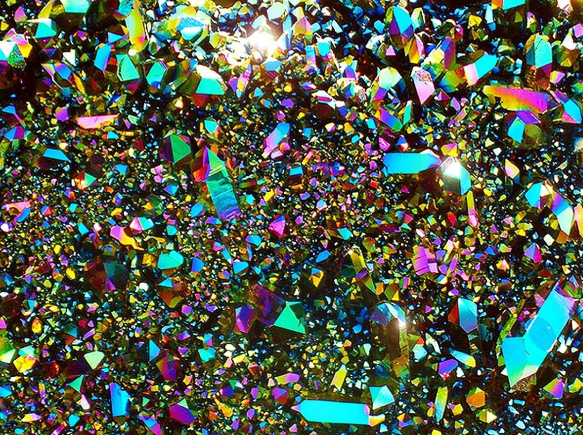 Цветные поделочные камни