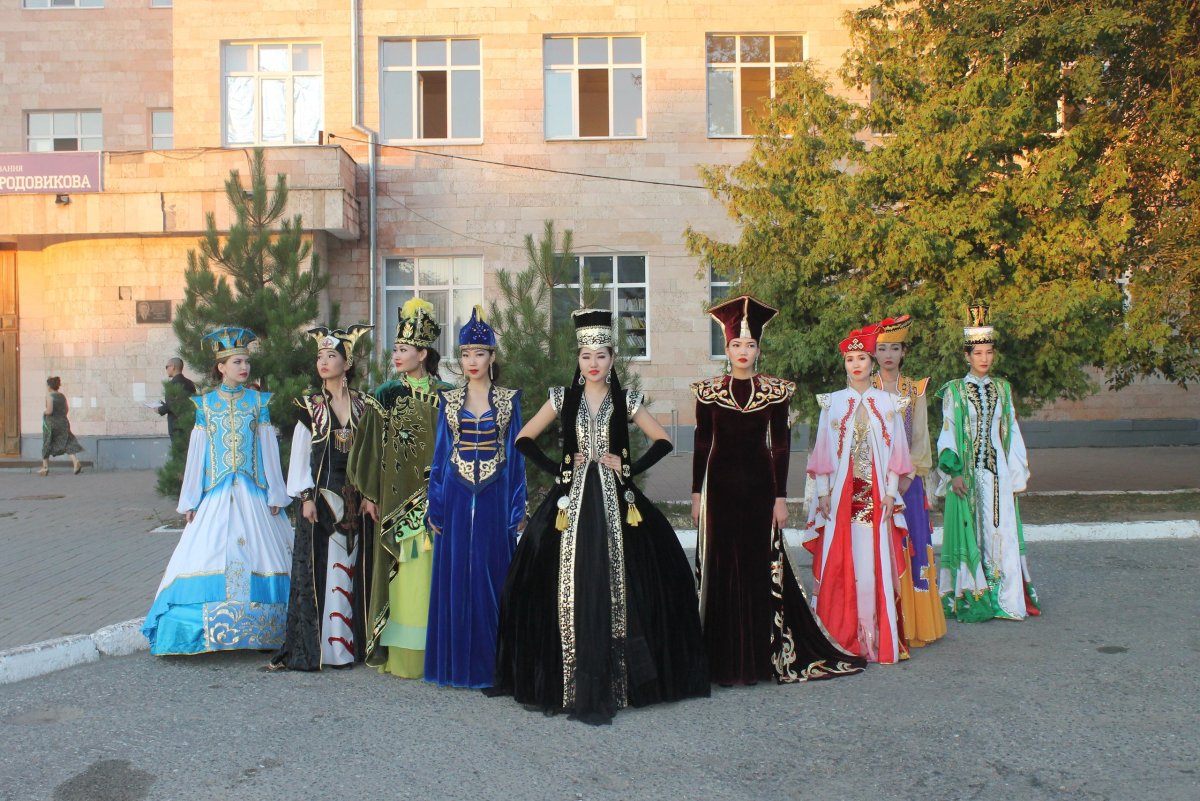 Мужские рубашки в бурятском национальном стиле