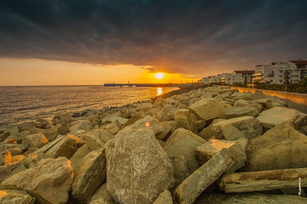 Валуны Имеретинки набережной
