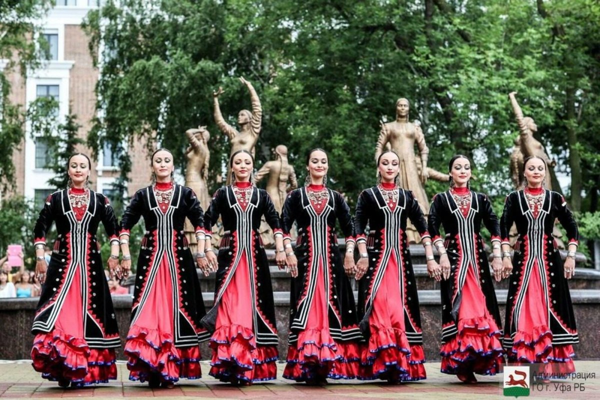 Семь девушек танец Файзи Гаскарова