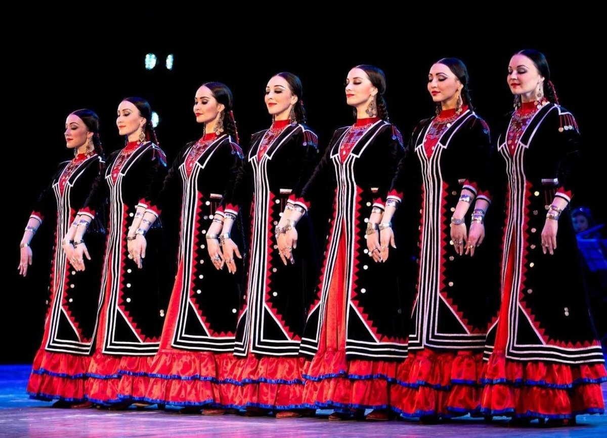 Танцевальный коллектив Мирас Уфа