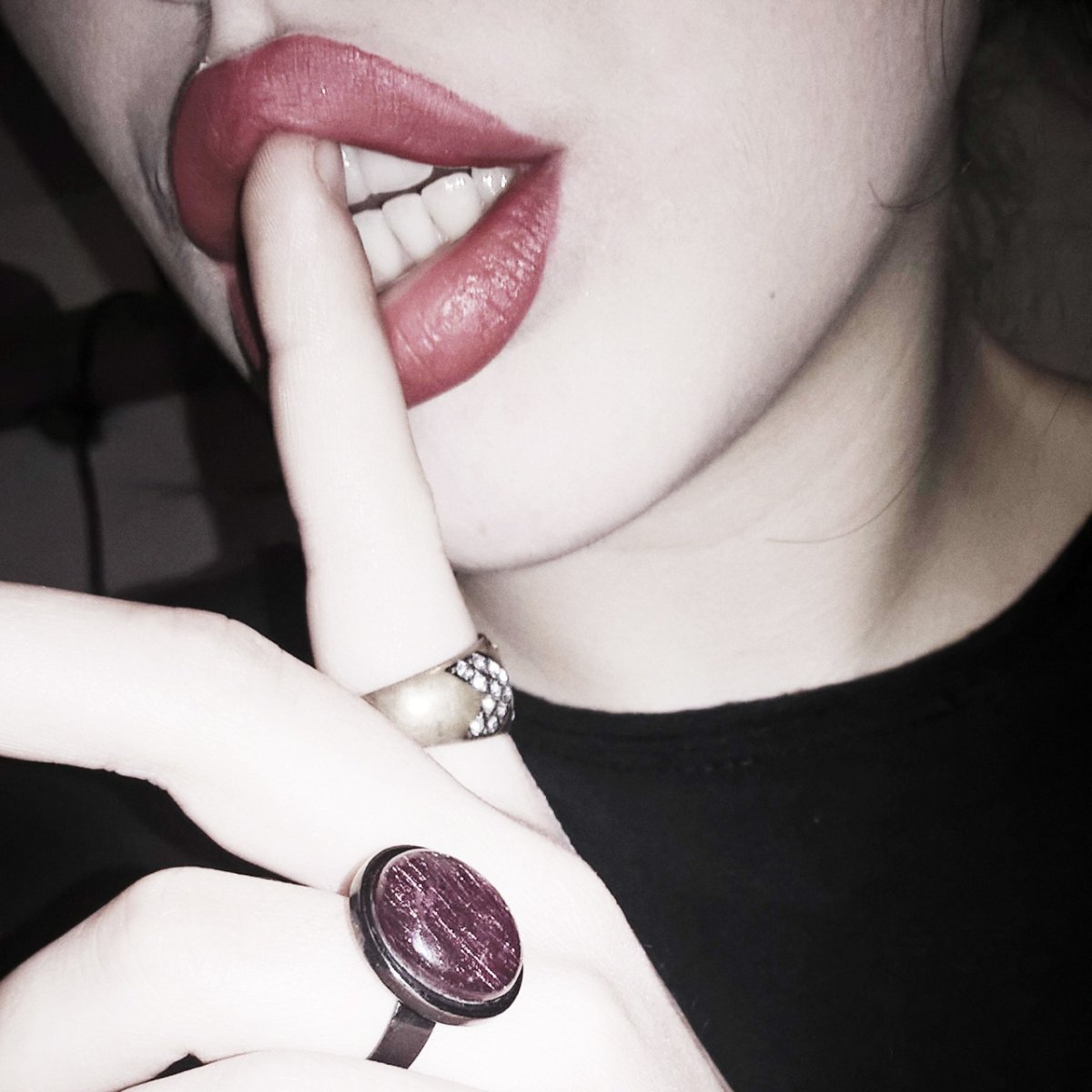 Губы девушки сохраненки