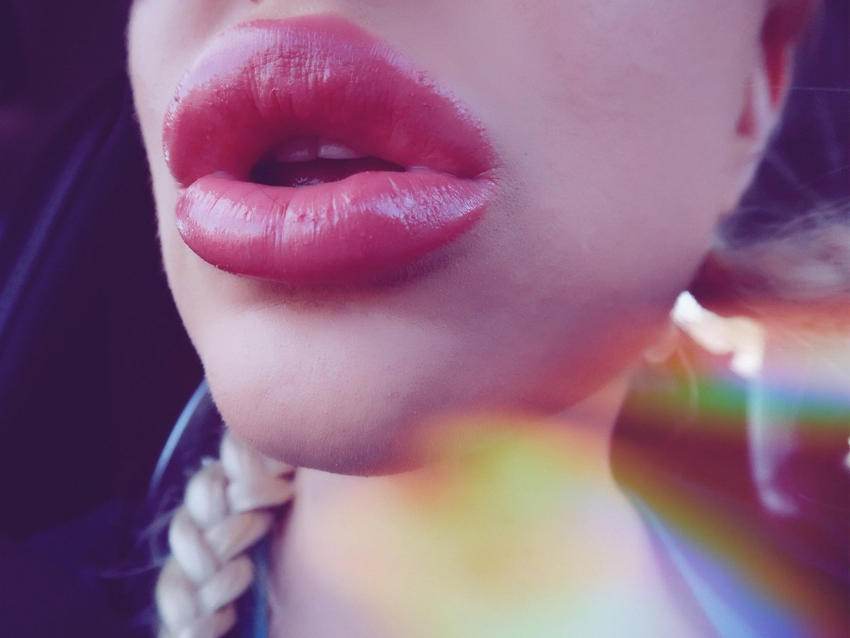 Красивые губы девушек без лица