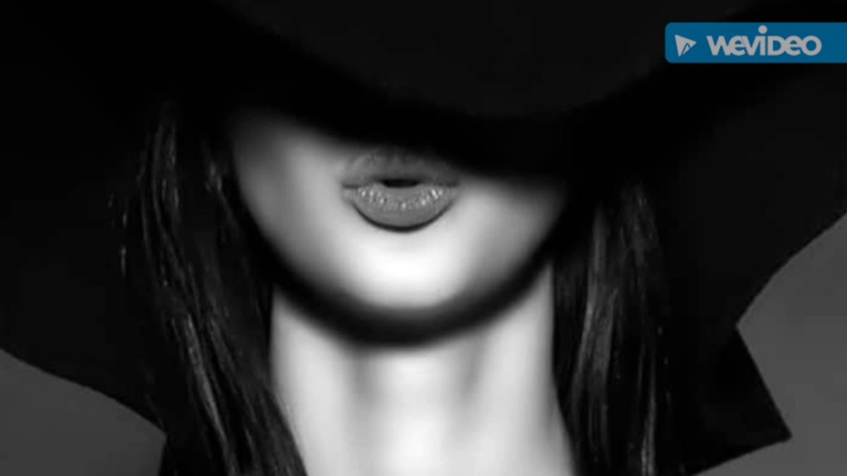 Губы с дымом