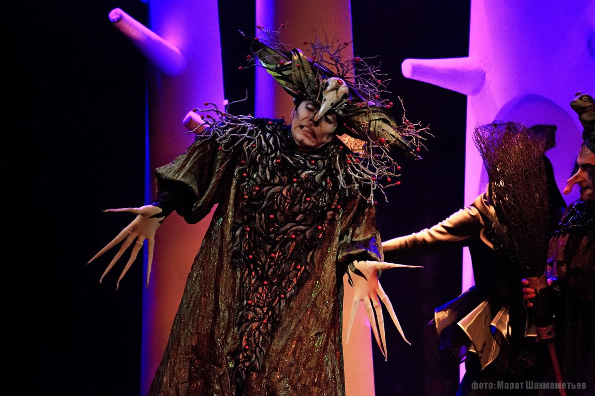 Котики вперед. Злючка-колючка книга