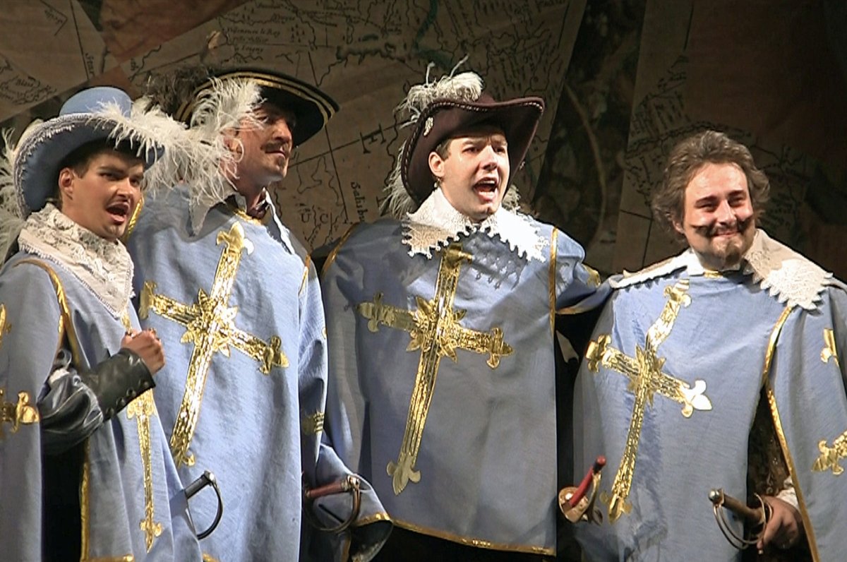 Три мушкетера спектакль. Три мушкетера. Театр драмы три мушкетера. Мюзикл три мушкетера.